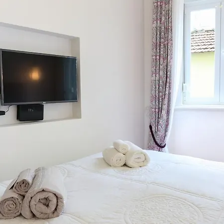 Apartment Modern And Central 10 By Lisbonne Collection *